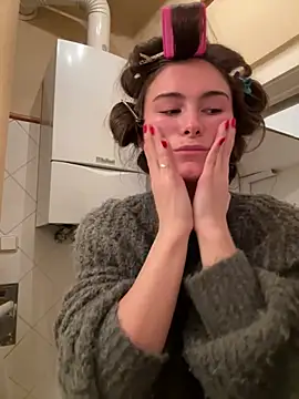 Snapshot of SophiiaStarr chatting on February 15, 2026, 7:32 pm SophiiaStarr online show from February 15, 2026, 7:32 pm