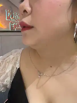 smgirls online show from October 9, 2025, 9:40 am