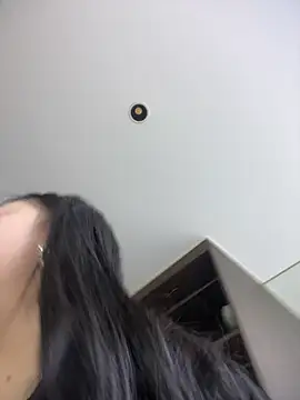 smgirls online show from October 26, 2025, 10:43 am