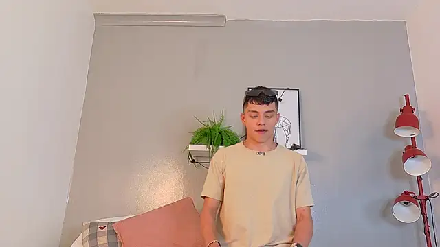 Snapshot of AAronBaker_ chatting on September 27, 2025, 7:41 pm AAronBaker online show from September 27, 2025, 7:41 pm