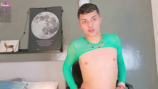 Snapshot of AAronBaker_ chatting on October 1, 2025, 7:31 pm AAronBaker online show from October 1, 2025, 7:31 pm