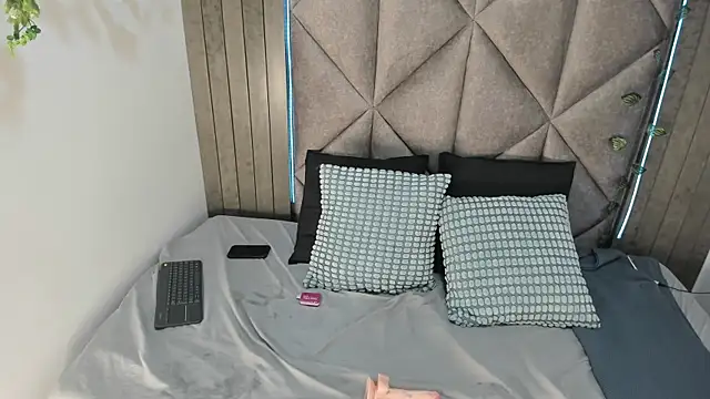 Snapshot of AAronBaker_ chatting on October 11, 2025, 7:45 pm AAronBaker online show from October 11, 2025, 7:45 pm