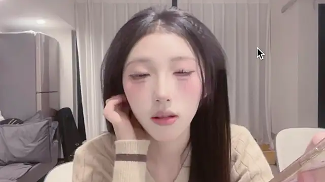 ZhaoZhao-ZM online show from October 22, 2025, 12:27 pm