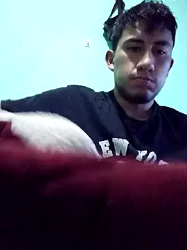 Snapshot of True_Di chatting on September 14, 2025, 1:27 am True Di online show from September 14, 2025, 1:27 am