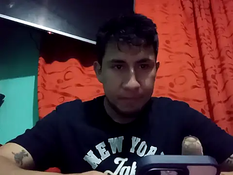 Snapshot of True_Di chatting on September 23, 2025, 1:19 am True Di online show from September 23, 2025, 1:19 am