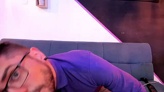 DanteWinter online show from September 9, 2025, 4:01 am