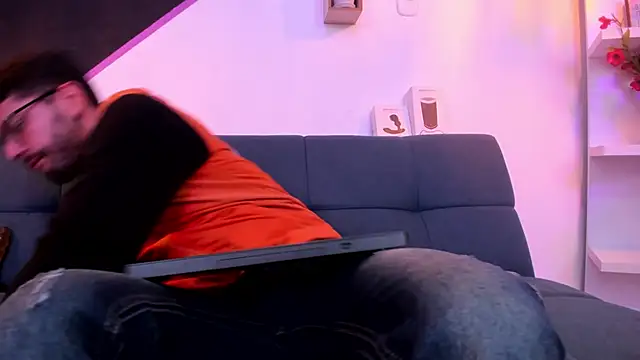 DanteWinter online show from October 6, 2025, 2:09 am