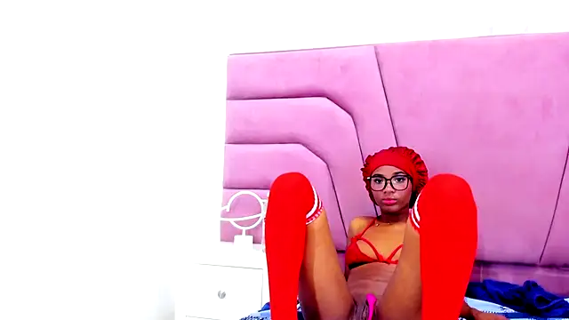 Snapshot of MarianRosse chatting on October 14, 2025, 8:04 am MarianRosse online show from October 14, 2025, 8:04 am