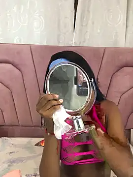 Snapshot of MarianRosse chatting on November 5, 2025, 9:04 pm MarianRosse online show from November 5, 2025, 9:04 pm