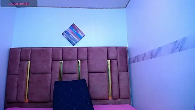 Snapshot of XBODTRIIPX chatting on October 21, 2025, 2:45 am XBODTRIIPX online show from October 21, 2025, 2:45 am