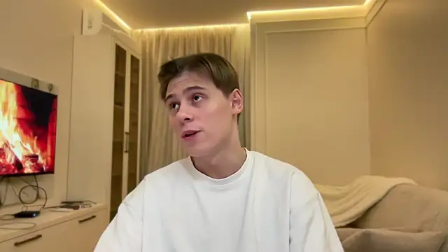 Snapshot of Tyler_Garner chatting on October 29, 2025, 2:19 pm Tyler Garner online show from October 29, 2025, 2:19 pm