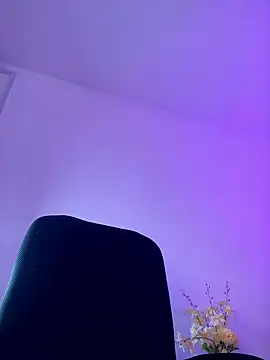 Charlottediolet online show from January 13, 2026, 1:38 pm