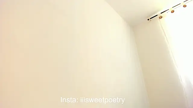 Snapshot of Sweet_poetryy chatting on October 28, 2025, 1:58 pm Sweet poetryy online show from October 28, 2025, 1:58 pm