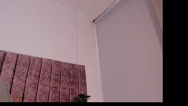 Ambeer fox  online show from March 25, 2026, 12:33 pm