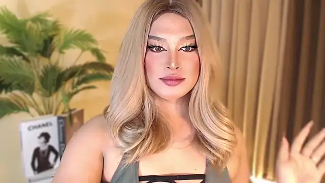 UrGoddess Kiera online show from October 16, 2025, 5:47 pm