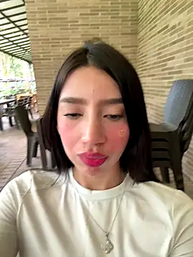 Snapshot of Min_junn chatting on October 3, 2025, 8:39 pm Min junn online show from October 3, 2025, 8:39 pm