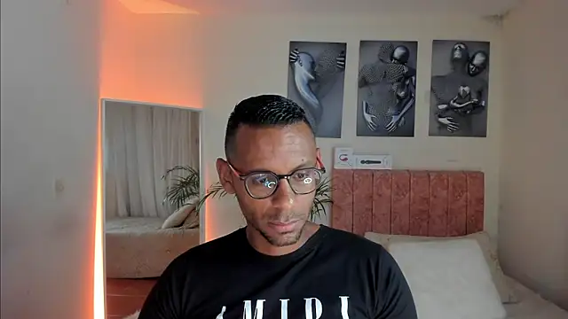 Snapshot of KingEdward_ chatting on October 2, 2025, 10:22 am KingEdward  online show from October 2, 2025, 10:22 am