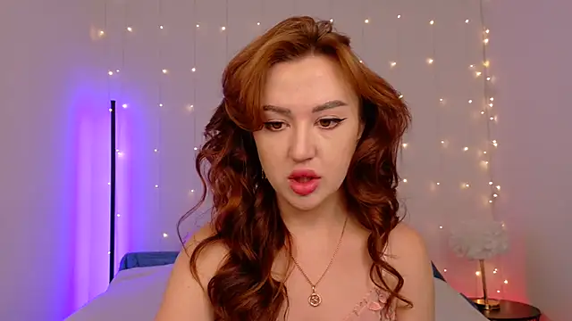 Lilli petite online show from September 14, 2025, 2:11 am