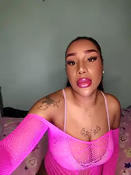 Snapshot of Queen_Amara chatting on September 13, 2025, 11:26 pm Queen Amara online show from September 13, 2025, 11:26 pm