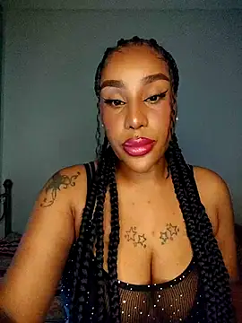 Snapshot of Queen_Amara chatting on November 6, 2025, 3:18 am Queen Amara online show from November 6, 2025, 3:18 am