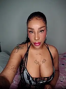 Snapshot of Queen_Amara chatting on January 18, 2026, 3:54 am Queen Amara online show from January 18, 2026, 3:54 am