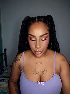 Queen Amara online show from May 6, 2026, 3:02 am