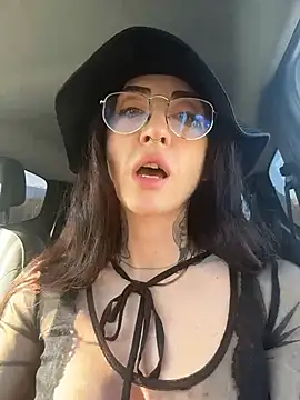 Snapshot of nikkaanderic chatting on March 24, 2026, 3:17 pm nikkaanderic online show from March 24, 2026, 3:17 pm