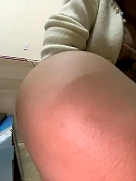 Snapshot of SuhyoCii chatting on November 1, 2025, 11:29 pm SuhyoCii online show from November 1, 2025, 11:29 pm