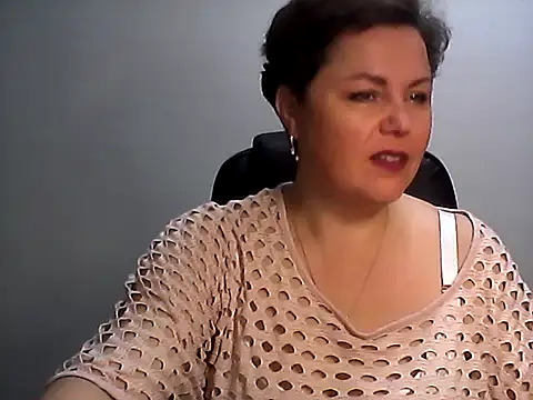 Snapshot of EllaLove2277 chatting on October 28, 2025, 6:21 pm EllaLove2277 online show from October 28, 2025, 6:21 pm