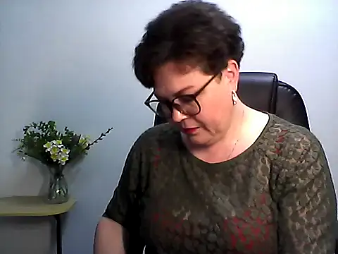 Snapshot of EllaLove2277 chatting on April 13, 2026, 11:59 am EllaLove2277 online show from April 13, 2026, 11:59 am
