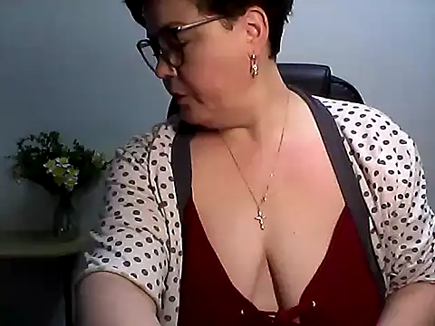 Snapshot of EllaLove2277 chatting on April 17, 2026, 4:15 am EllaLove2277 online show from April 17, 2026, 4:15 am