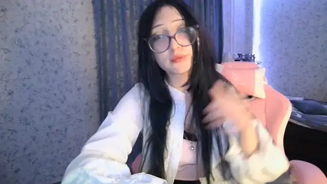 Snapshot of KeicyKlark chatting on October 7, 2025, 6:05 pm KeicyKlark online show from October 7, 2025, 6:05 pm