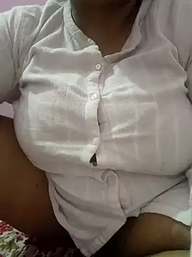 Snapshot of bitch-horny chatting on September 24, 2025, 3:04 pm bitch-horny online show from September 24, 2025, 3:04 pm