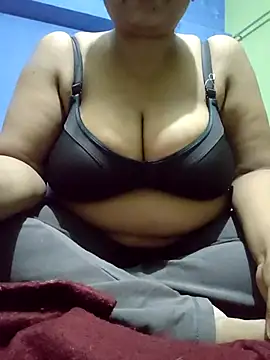 Snapshot of bitch-horny chatting on October 18, 2025, 3:57 pm bitch-horny online show from October 18, 2025, 3:57 pm