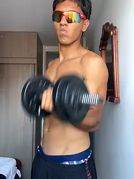 silverbody19 online show from September 13, 2025, 7:57 pm
