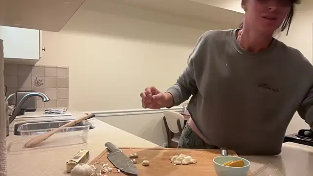 NurseStephania online show from September 27, 2025, 9:53 pm