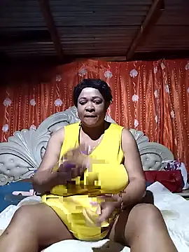 Snapshot of BUSTY_QUEEEN chatting on October 10, 2025, 7:24 pm BUSTY QUEEEN online show from October 10, 2025, 7:24 pm