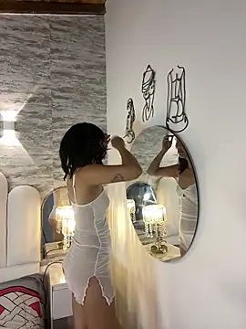 Kristy1  online show from September 21, 2025, 11:01 am