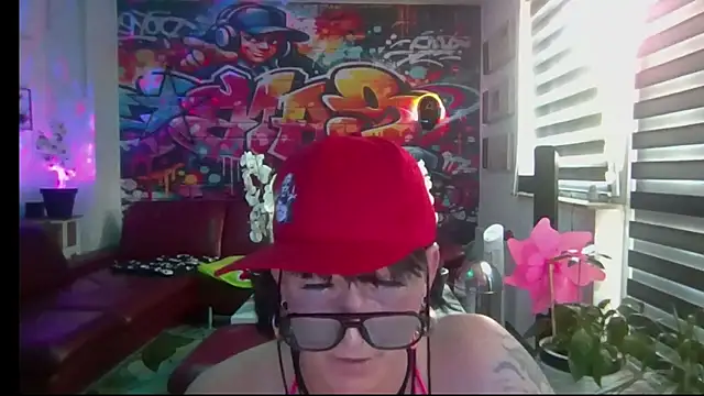 Snapshot of hellgirl1980 chatting on July 3, 2026, 11:27 am hellgirl1980 online show from July 3, 2026, 11:27 am