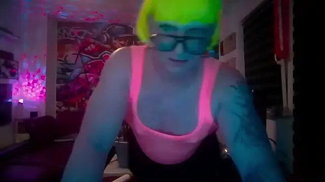 Snapshot of hellgirl1980 chatting on July 17, 2026, 9:08 pm hellgirl1980 online show from July 17, 2026, 9:08 pm