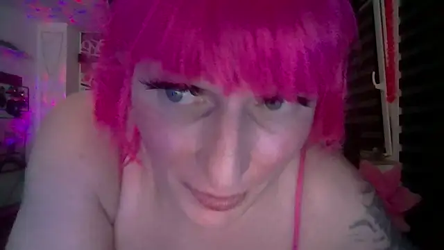 Snapshot of hellgirl1980 chatting on July 30, 2026, 12:53 am hellgirl1980 online show from July 30, 2026, 12:53 am