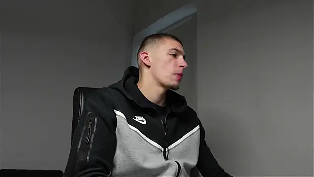 Ryan Dozer online show from October 5, 2025, 5:39 am