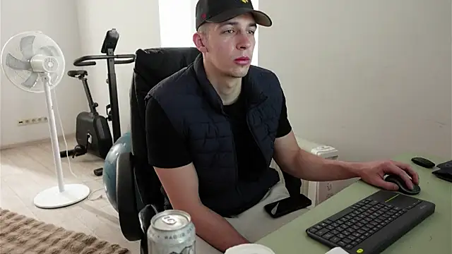Ryan Dozer online show from May 9, 2026, 5:56 am