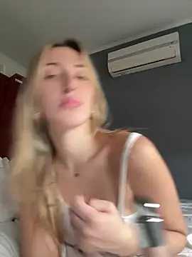 Sashailardi online show from February 12, 2026, 8:04 pm