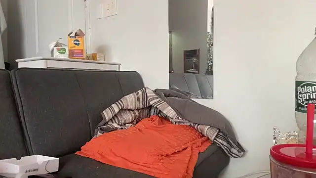 littyleesh1 online show from September 26, 2025, 3:38 pm