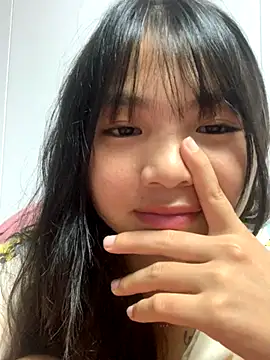 Snapshot of Emlyly-18 chatting on September 25, 2025, 3:38 pm Emlyly-18 online show from September 25, 2025, 3:38 pm