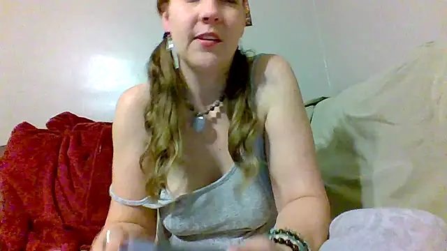 chickandherdick online show from October 23, 2025, 5:07 am