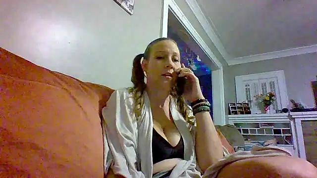 chickandherdick online show from October 26, 2025, 5:02 am