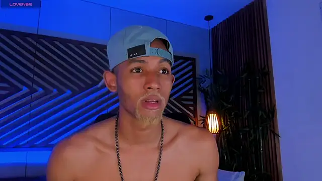 Snapshot of B_Wild chatting on September 16, 2025, 3:18 am B Wild online show from September 16, 2025, 3:18 am