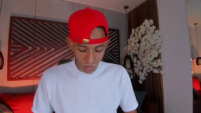 Snapshot of B_Wild chatting on September 19, 2025, 3:30 am B Wild online show from September 19, 2025, 3:30 am